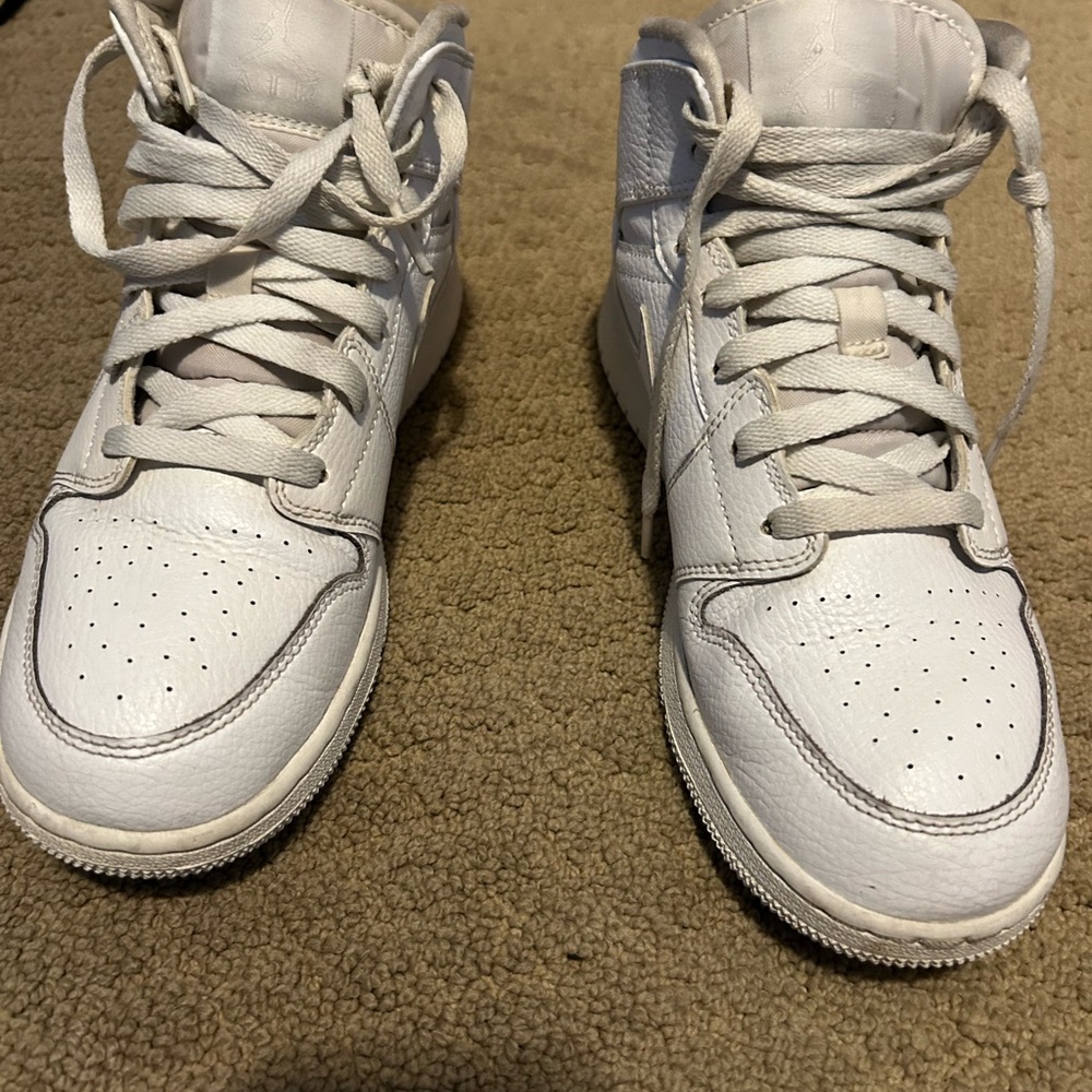 Jordan 1 mid triple white